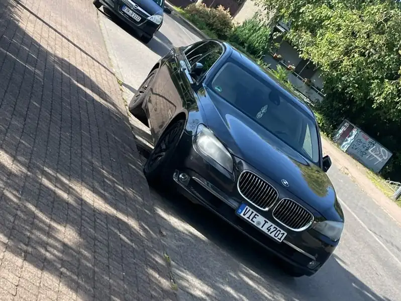 BMW 740d (2010) spotted in Mönchengladbach, Germany