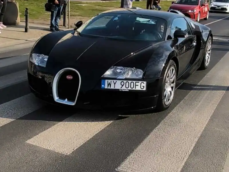 Bugatti Veyron (2005) spotted in Warsaw, Poland