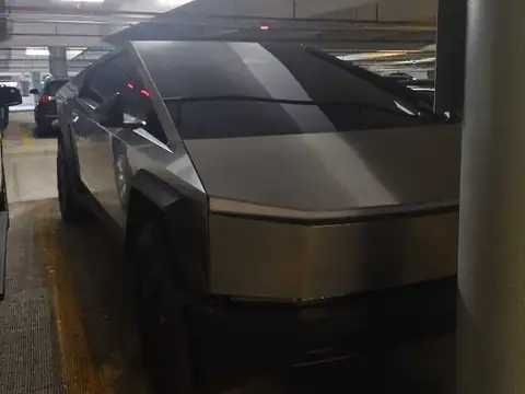 Tesla Cybertruck spotted in Hollywood