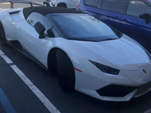 Lamborghini Huracán Spyder (2016) spotted in Santa Clarita, United States