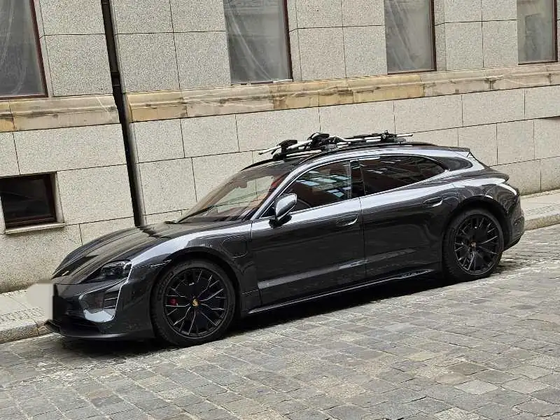 Porsche Taycan Cross Turismo (2021) spotted in Wrocław, Poland