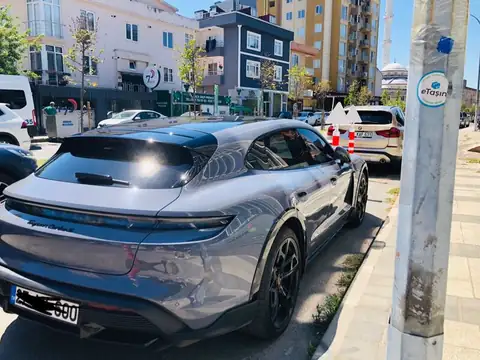 Porsche Taycan Turbo (2021) spotted in Ataşehir, Turkey