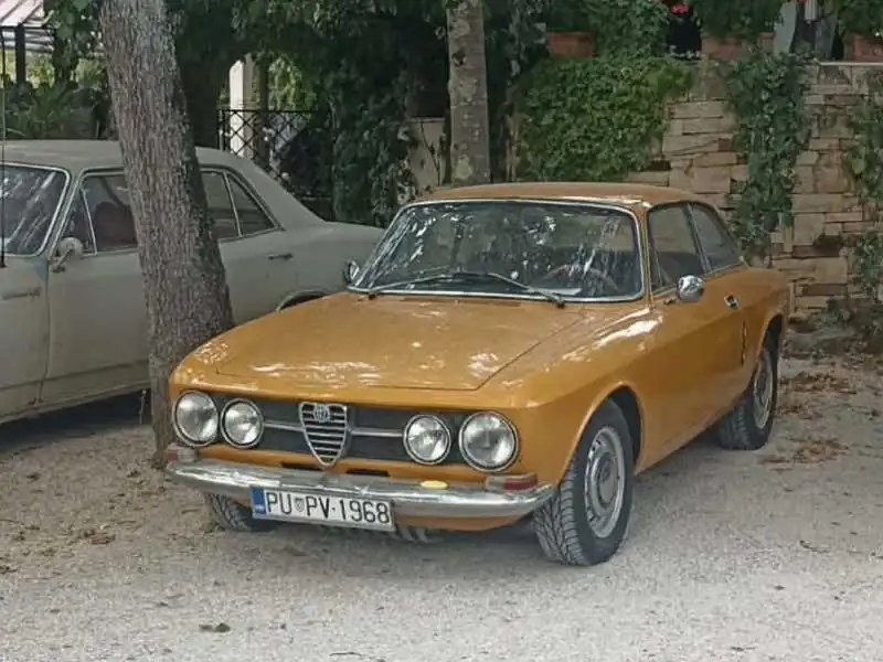 Alfa Romeo Giulia Sprint (1968) spotted in Tušilović, Croatia