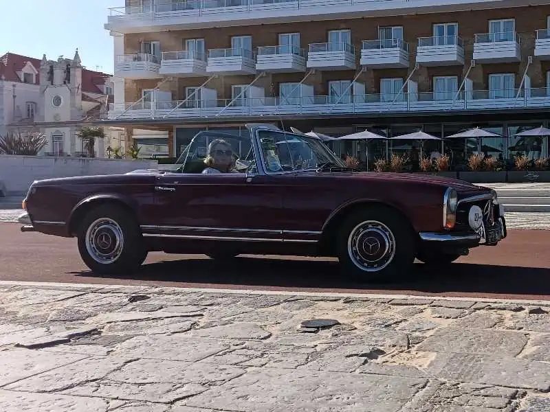 Mercedes-Benz 230SL (1965) spotted in Lisbon, Portugal