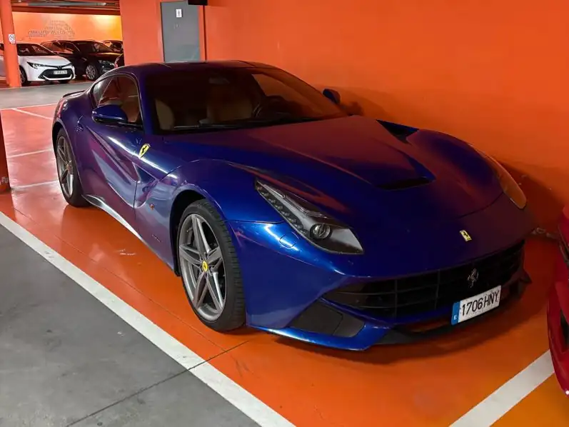 Ferrari F12berlinetta (2012) spotted in Ávila, Spain