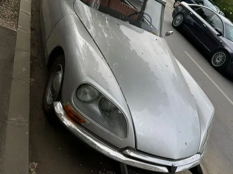 Citroën DS (1970) spotted in Bucharest, Romania