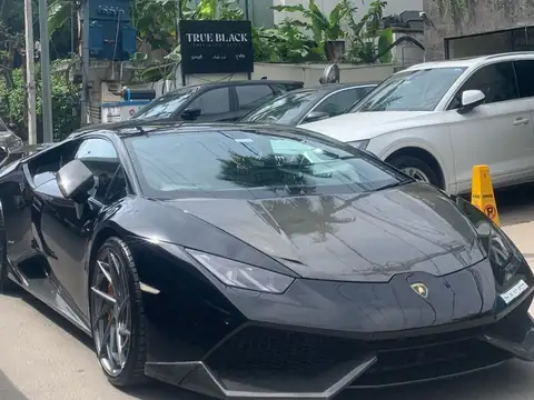 Lamborghini Huracán (2014) spotted in Hyderabad, India