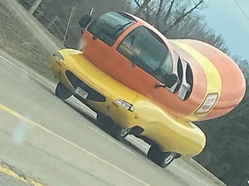 Oscar Mayer Wienermobile (2000) spotted in Randall, United States