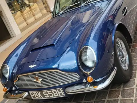 Aston Martin DB6 (1965) spotted in Piacenza, Italy