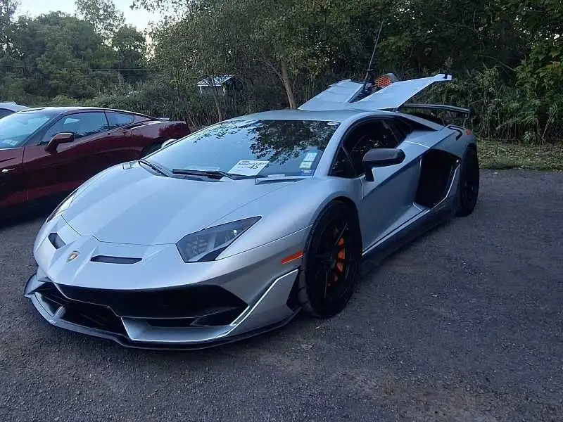 Lamborghini Aventador (2020) spotted in Utica, United States