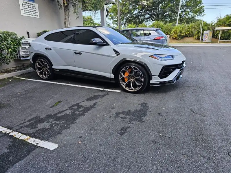 Lamborghini Urus spotted in Ponce