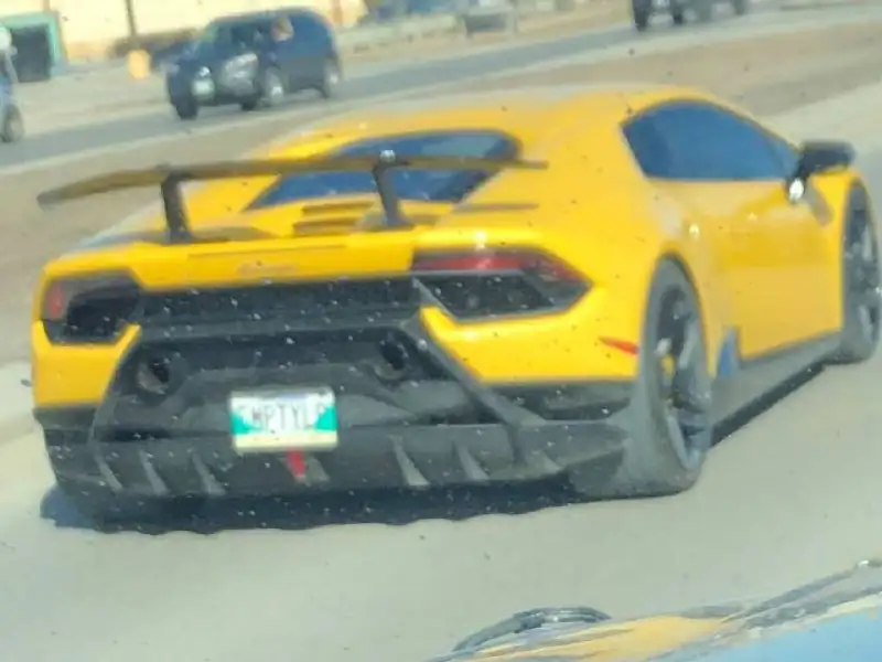 Lamborghini Huracán (2017) spotted in Winnipeg, Canada