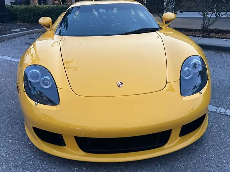 Porsche Carrera GT spotted in Gauriganj