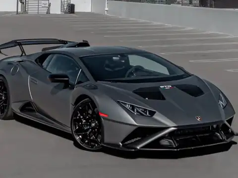 Lamborghini Huracán Super Trofeo (2021) spotted in Winnipeg, Canada