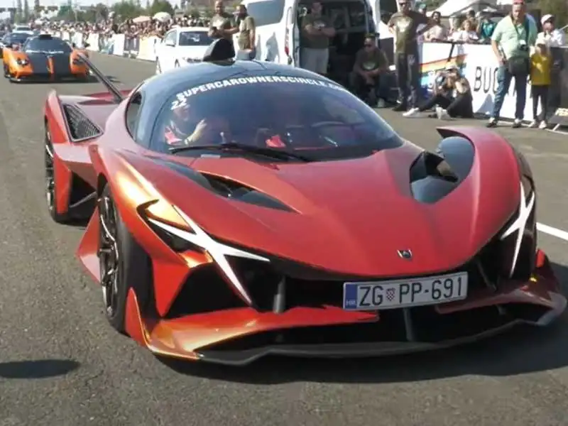 McLaren P1 spotted in General Acha