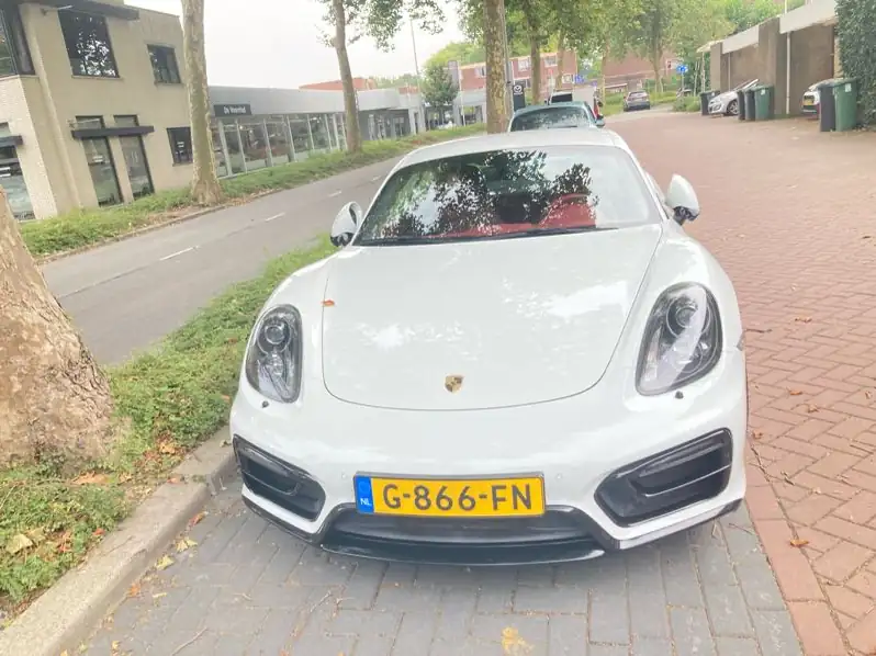 Porsche Cayman spotted in Zoetermeer