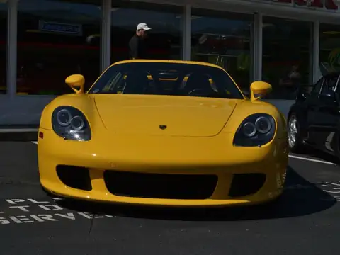Porsche Carrera GT (2004) spotted in Bellevue, United States
