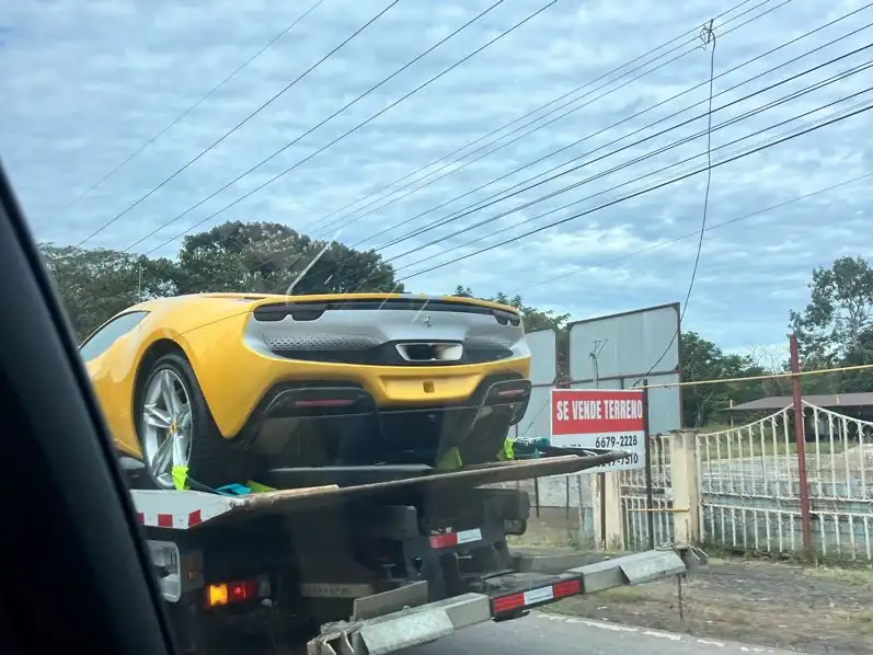 McLaren P1 spotted in Panama City