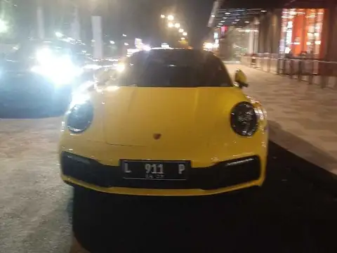 Porsche 911 spotted in Surabaya