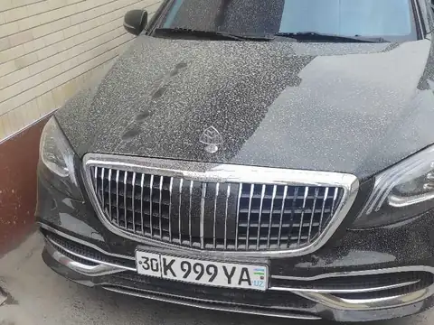 Maybach S-Class (2020) spotted in Samarkand, Uzbekistan