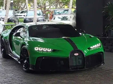 Bugatti Chiron Super Sport spotted in Miami
