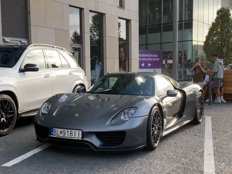 Porsche 918 Spyder spotted in Bratislava