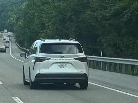 Toyota Sienna (2021) spotted in Jacksboro, United States