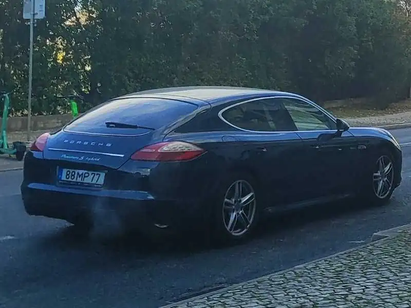 Porsche Panamera 3 Hybrid (2013) spotted in Lisbon, Portugal