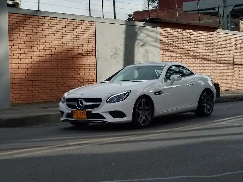 Mercedes-Benz SLK (2016) spotted in Bogotá, Colombia