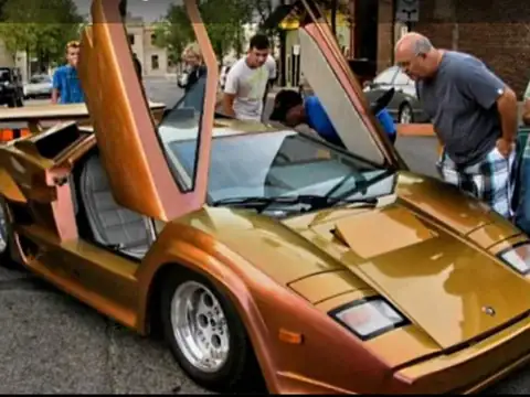 Lamborghini Countach (1980) spotted in Brandon, Canada