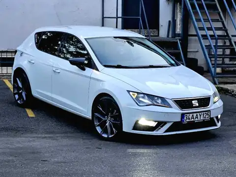 Seat Leon (2017) spotted in Sancaktepe, Turkey