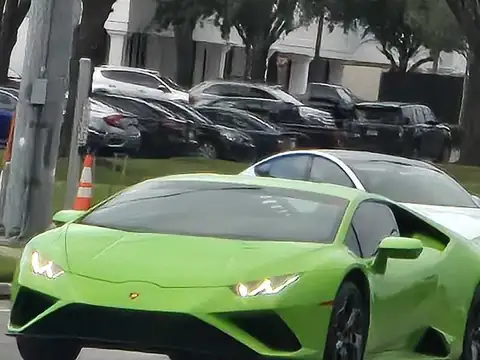 Lamborghini Huracán (2021) spotted in Jacksonville, United States