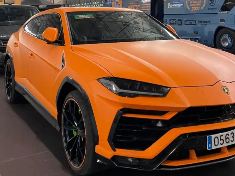 Lamborghini Urus spotted in Oviedo