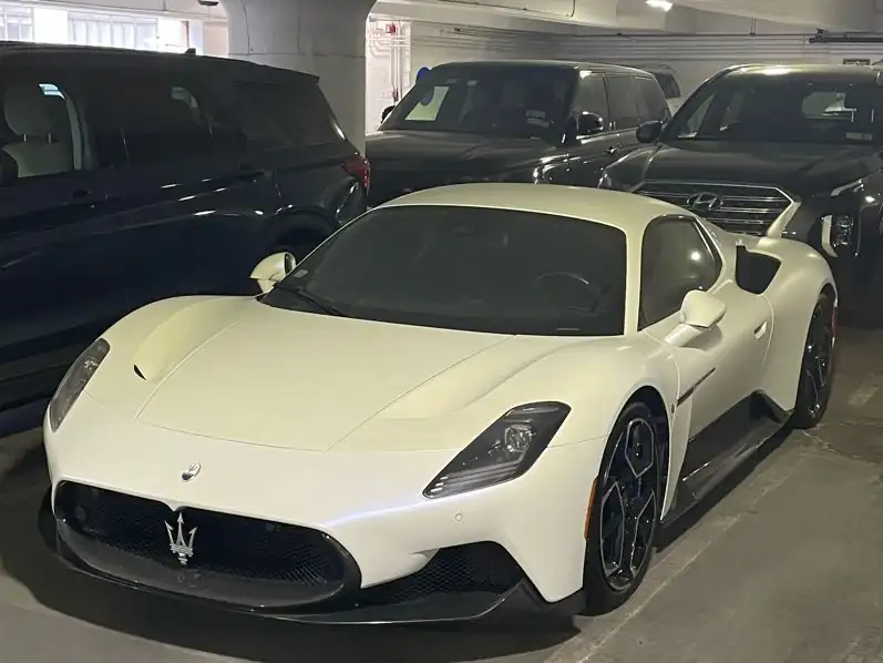 Maserati MC20 (2021) spotted in New York City, United States