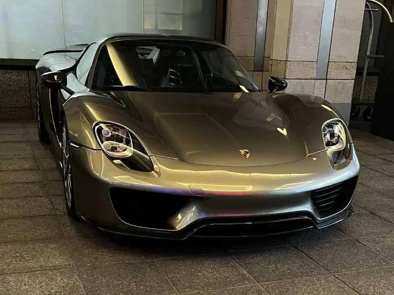 Porsche 918 Spyder (2015) spotted in Mississauga, Canada