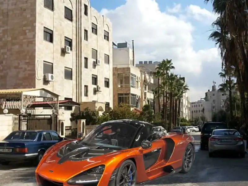 McLaren Senna spotted in Al Muwaqqar
