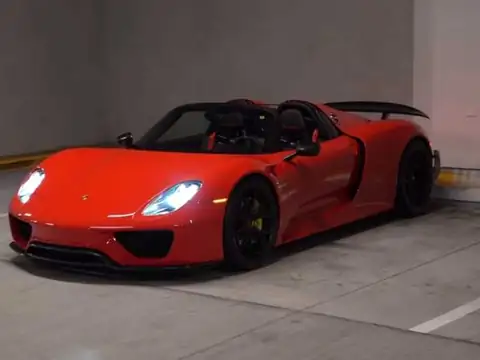 Porsche 918 Spyder (2015) spotted in Plymouth, United States