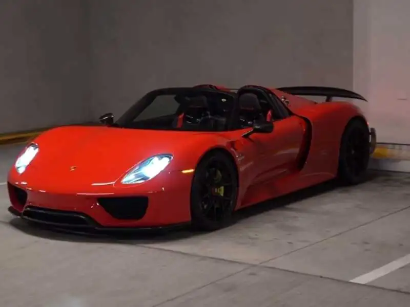 Porsche 918 Spyder spotted in Plymouth