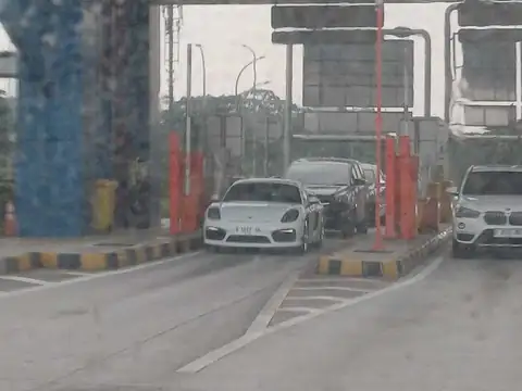 Porsche 718 Cayman spotted in South Tangerang, Indonesia
