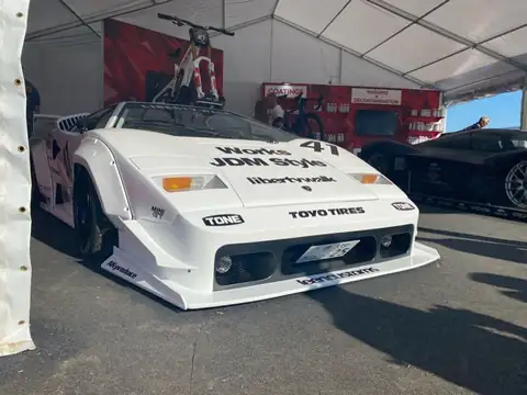 Lamborghini Countach spotted in Bognor Regis