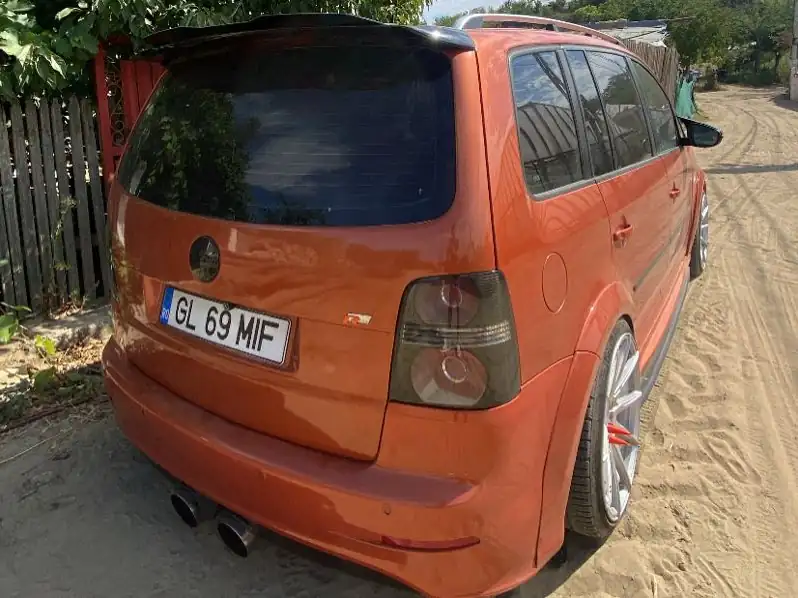 Volkswagen Touran (2007) spotted in Matca, Romania