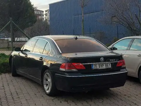 BMW 750 Li (2005) spotted in İzmir, Turkey