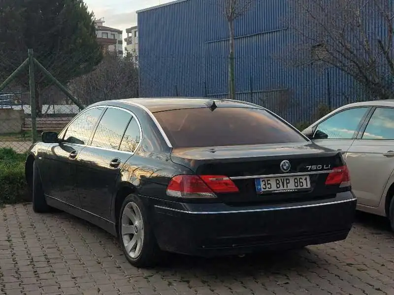 BMW 750 Li (2005) spotted in İzmir, Turkey