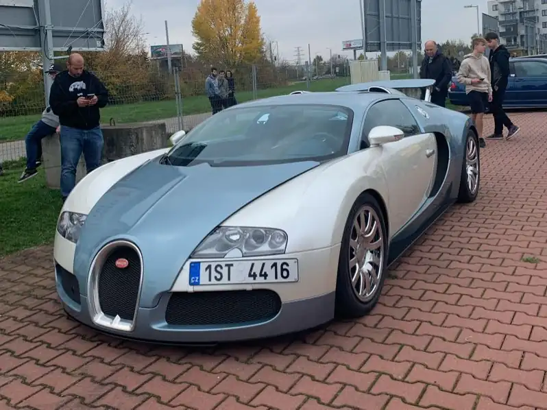 Bugatti Veyron spotted in Prague