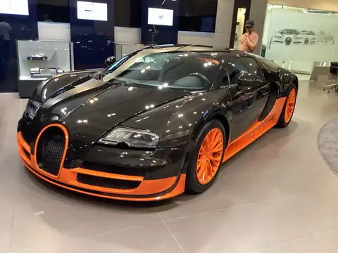 Bugatti Veyron spotted in Madinah