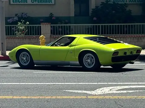 Lamborghini Miura spotted in Los Angeles