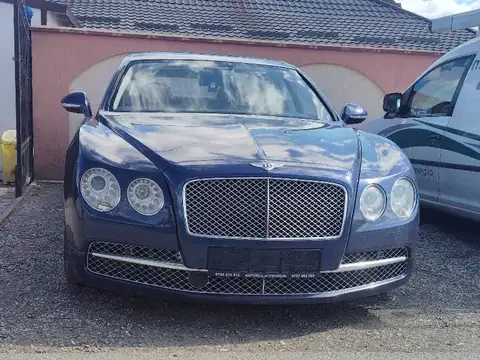 Bentley Continental Flying Spur (2013) spotted in Bacău, Romania