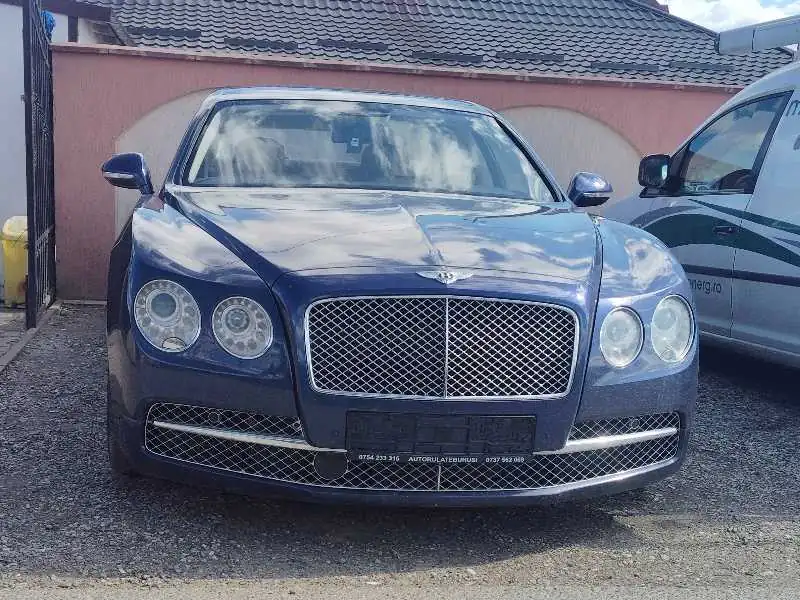 Bentley Continental Flying Spur (2013) spotted in Bacău, Romania