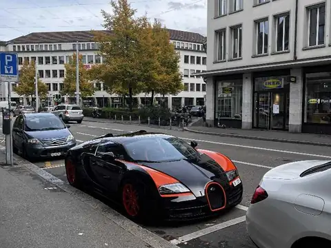 Bugatti Veyron (2015) spotted in Kirchdorf an der Krems, Austria