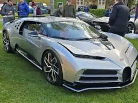 Bugatti Divo (2019) spotted in Châteauroux, France